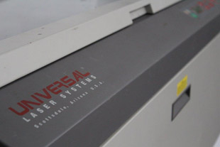   Laserautomat zur Oberfl&auml;chenbearbeitung: